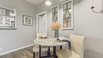 Condo, 1 Queen Bed, Pool Access, Mountain View (Saguaro #202 Fountain Hills) | Dining