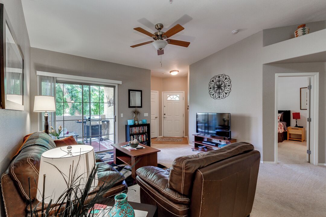 Appart'hôtel, plusieurs lits, accès piscine, vue montagne (Southern #2055 Mesa) | Coin séjour