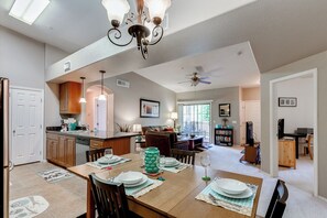 Apartment, Mehrere Betten, Poolzugang, Bergblick (Southern #2055 Mesa) | Eigene Küche