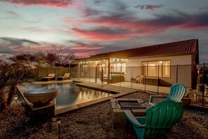 Outdoor pool - Stratford Place Queen Creek (San Tan Valley)