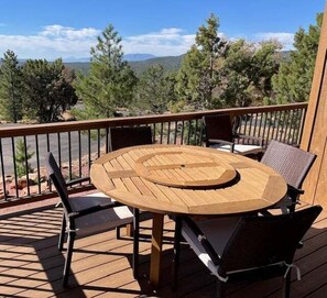 Outdoor dining - Sundial Circle Pine (Pine)