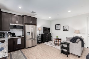 Casa, 1 letto queen, accesso alla piscina, vista città (West Valley CASITA Surprise) | Cucina privata | Macchina per tè/caffè