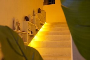 Interior - Walking Flowers Inn (Dali)