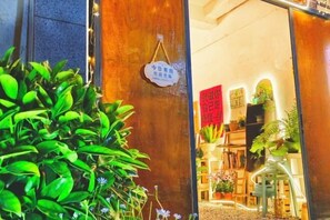 Exterior - Walking Flowers Inn (Dali)