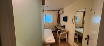 Hejia Hotel (Beijing niujieGuang'anmen Hospital of Traditional Chinese Medicine)