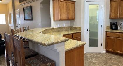 Peaceful, Family and Pet Friendly Home with Boat-Deep Garage and RV Parking