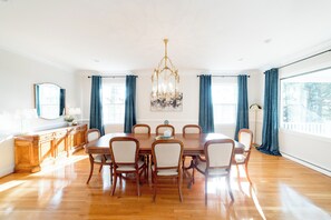 Dining - Apple Orchard Farmhouse w/ Lake Views, Upstairs Only (Rustburg)