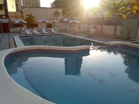 Outdoor pool. LAS QUINCE LETRAS MACUTO