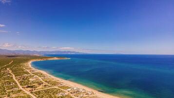 Sillas reclinables de playa, toallas de playa