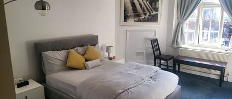 1 室のベッドルーム、アイロン / アイロン台、WiFi、ベッドシーツ