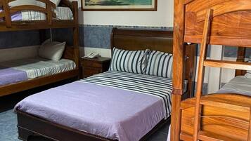 Chambre | Bureau, espace de travail pour ordinateur portable, Wi-Fi gratuit
