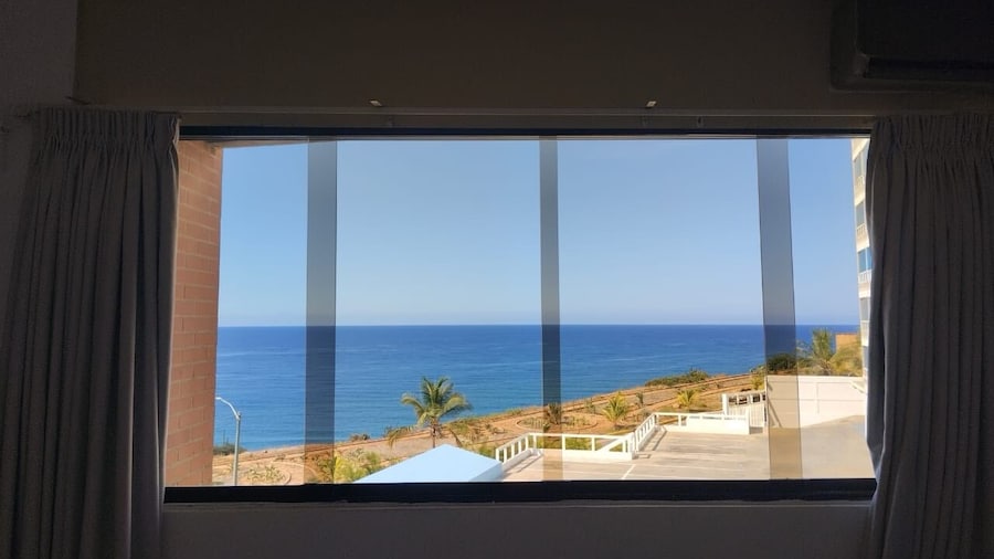 HOTEL MIRAMAR SUITES