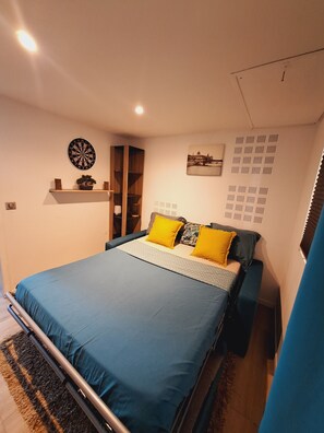 1 soverom, strykejern/-brett, reiseseng for barn og wi-fi