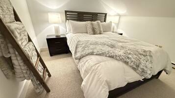 4 bedrooms, desk, free WiFi, bed sheets
