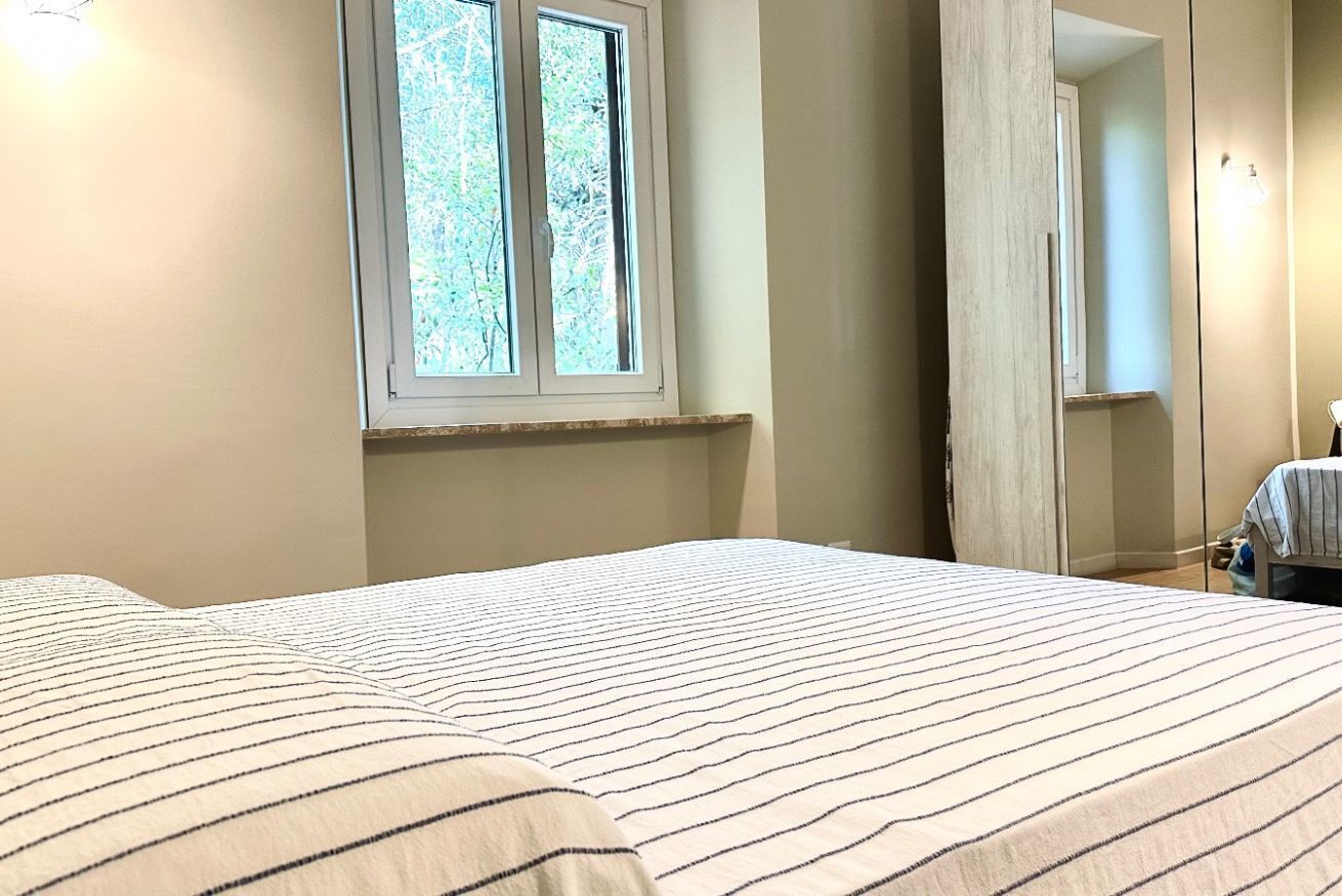 2 bedrooms, bed sheets