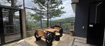 A quiet and amazing place with mountain view and cool breeze of Baguio City.