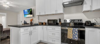 Classy 4BR Family Home Near FSU