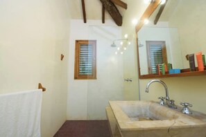 Shower - Ocean Loft # 19 (Los Panamaes)