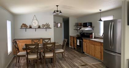 Cozy 3-bedroom mobile home in the Spring Creek Area just north of Pierre.
