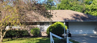 Cute, pet-friendly home in quiet neighborhood. Close to state parks & downtown.