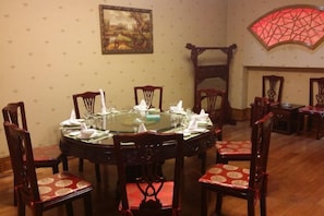 Unclassified image, 2 of 20, button - Dongning Huayu Hotel (Dongning)