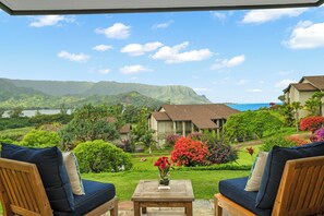 Property grounds - Elegant Ocean View Condo at HBR, A/C Included (Princeville)