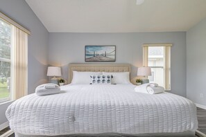 3 bedrooms, iron/ironing board, WiFi, bed sheets