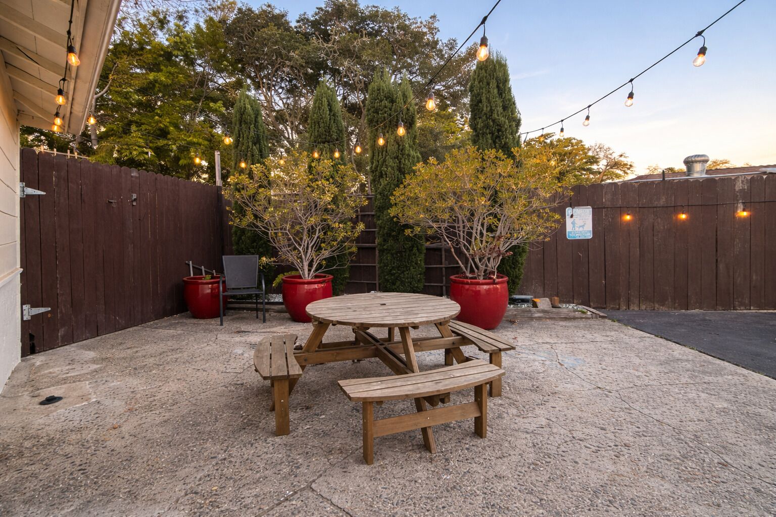 Outdoor dining
