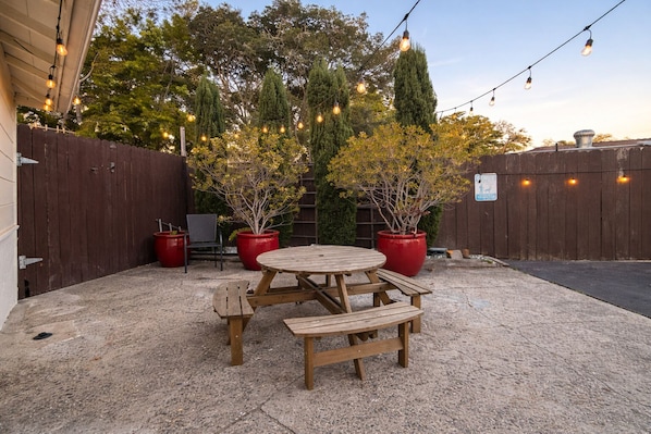 Outdoor dining