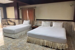 Cribs/infant beds