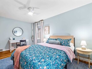 4 bedrooms, iron/ironing board, travel cot, free WiFi