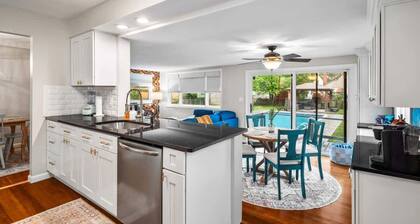 Euclid Escape: Poolside Bliss with Hot Tub