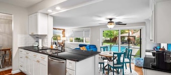 Euclid Escape: Poolside Bliss with Hot Tub