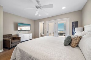 6 bedrooms, iron/ironing board, free WiFi, bed sheets - WHOLE HOUSE DUPLEX | HEART OF GULF SHORES | GULF VIEWS | BEACHBALL PROPERTIES (Gulf Shores)