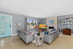 TV, fireplace