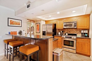 Fridge, microwave, oven, stovetop - Sunkist at 411 | Walking Distance to Downtown PS! (Palm Springs)