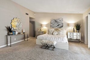 4 bedrooms, desk, iron/ironing board, WiFi