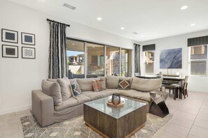 TV, fireplace - Snowbird Paradise – 3 BDR w/ Resort Amenities! (Palm Desert)