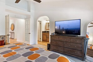 3 chambres, fer et planche à repasser, Wi-Fi, draps fournis