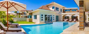 Outdoor pool - 4-bedrooms Crown Villas in enchanting Puerto Plata with AC, fitness room, WiFi (Puerto Plata)
