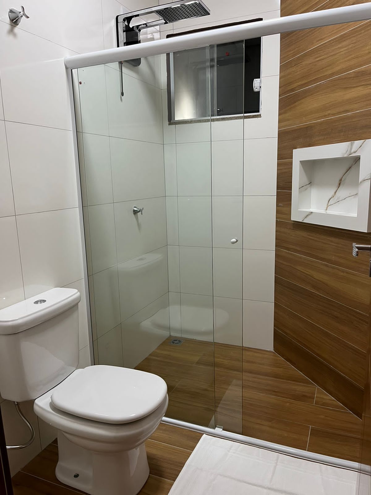Comfort Triple Room, Courtyard View | Bathroom