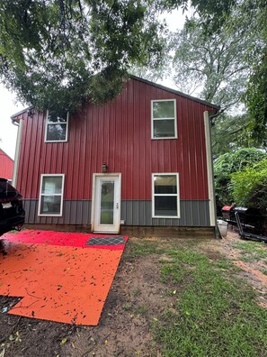 Exterior - Historic Charm on the Lake Stay by a 475 Year-Old Oak with Private Dock BoatRamp (Chapin)