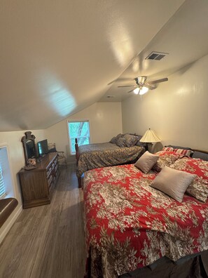 2 Schlafzimmer, Bügeleisen/Bügelbrett, kostenloses WLAN, Bettwäsche