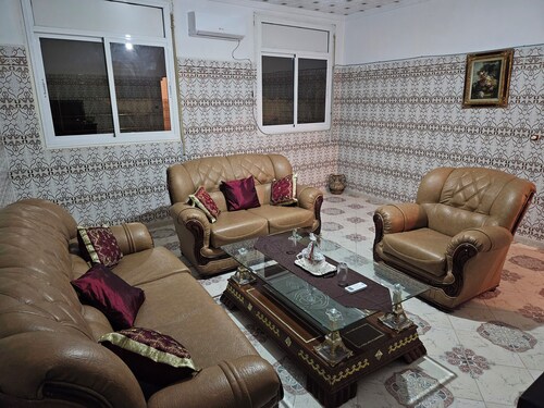 Hübsche Wohnung am Strand von Marchica / Corniche mit Wifi und Klima.