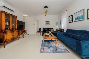 TV - Villa Angelina by Istrabook (Porec)