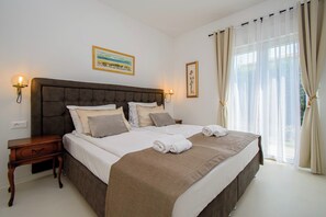 4 bedrooms, Internet, bed sheets