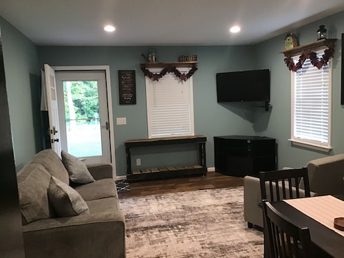 Charming 1-bedroom house with AC and WiFi in quaint Montross