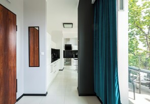 Kylskåp, mikrovågsugn, ugn och spishäll