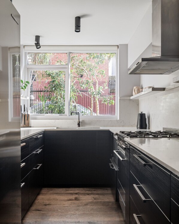 Fridge, microwave, oven, stovetop