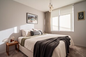 2 bedrooms, desk, iron/ironing board, free WiFi